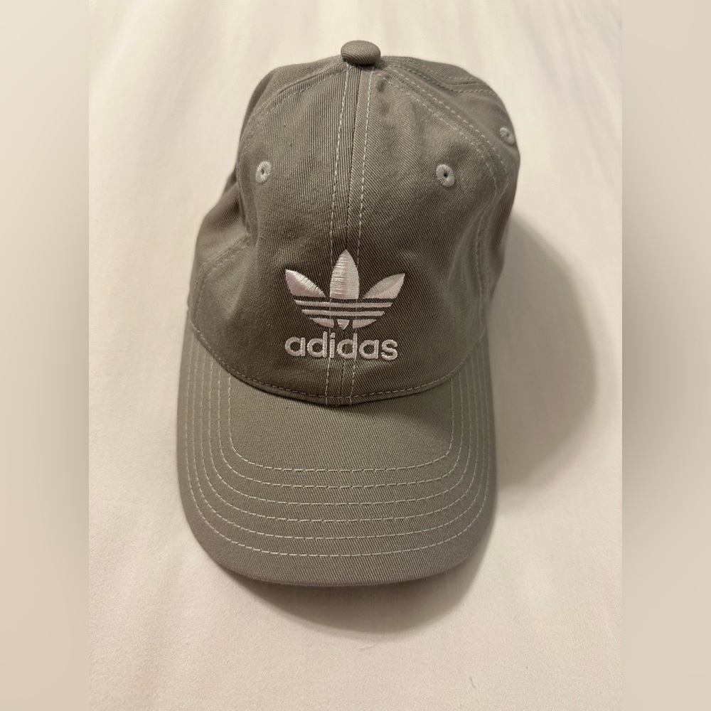 Adidas women’s hat, grey